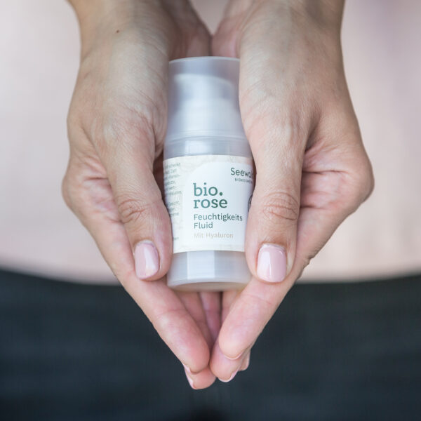 bio.rose Feuchtigkeits Fluid – Bild 2